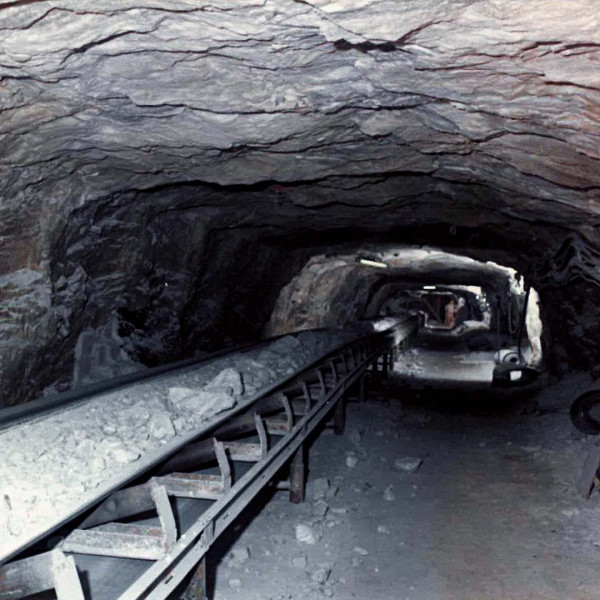 Tunneling rubber conveyor belts